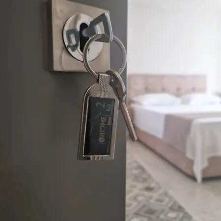 @home לינה וארוחת בוקר 4*