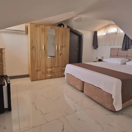 Bed & Breakfast @home 4*